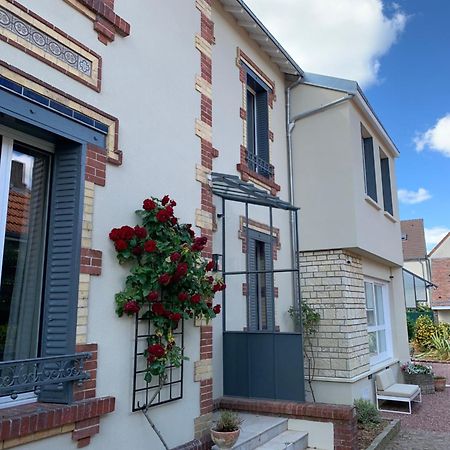 Le Carre Courtois Apartment Luisant Ngoại thất bức ảnh