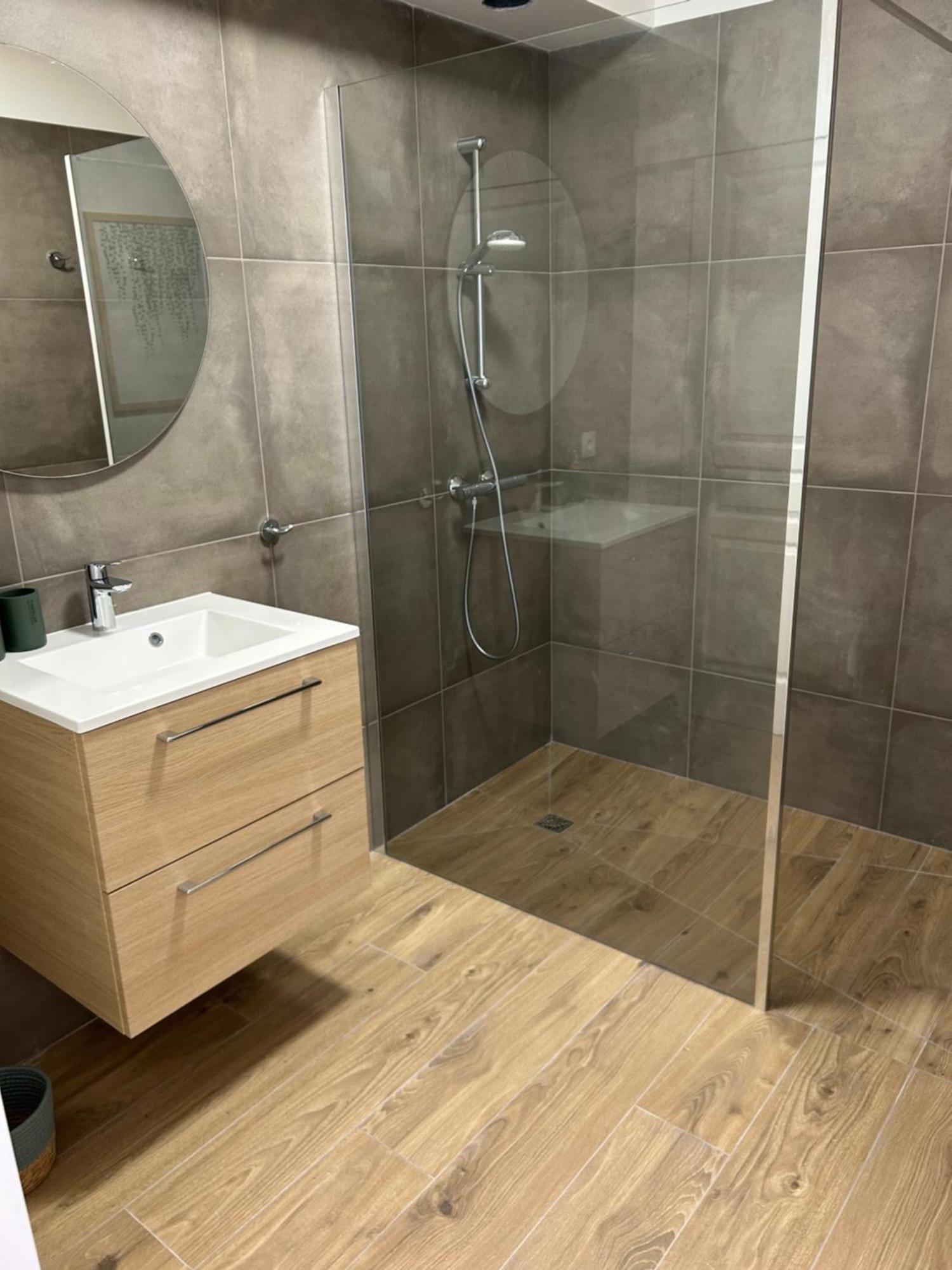 Le Carre Courtois Apartment Luisant Ngoại thất bức ảnh